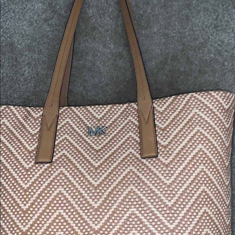 Purse - Picture 2 of 5